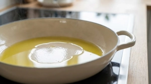 Étape 5: Faites chauffer un filet d'huile d'olive dans une ...