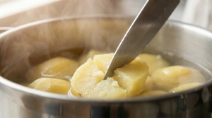 Étape 7: Vérifiez la cuisson avec la pointe d'un couteau :...