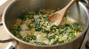 Étape 7: Incorporez le riz rincé aux épinards et remuez p...