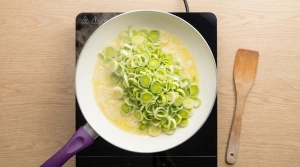 Étape 6: Ajoutez les rondelles de poireaux égouttées dans...