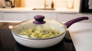 Étape 9: Couvrez immédiatement la poêle avec un couvercle...