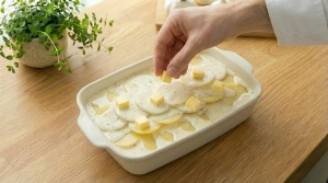 Étape 17: Coupez le reste du beurre en petits dés et parsem...