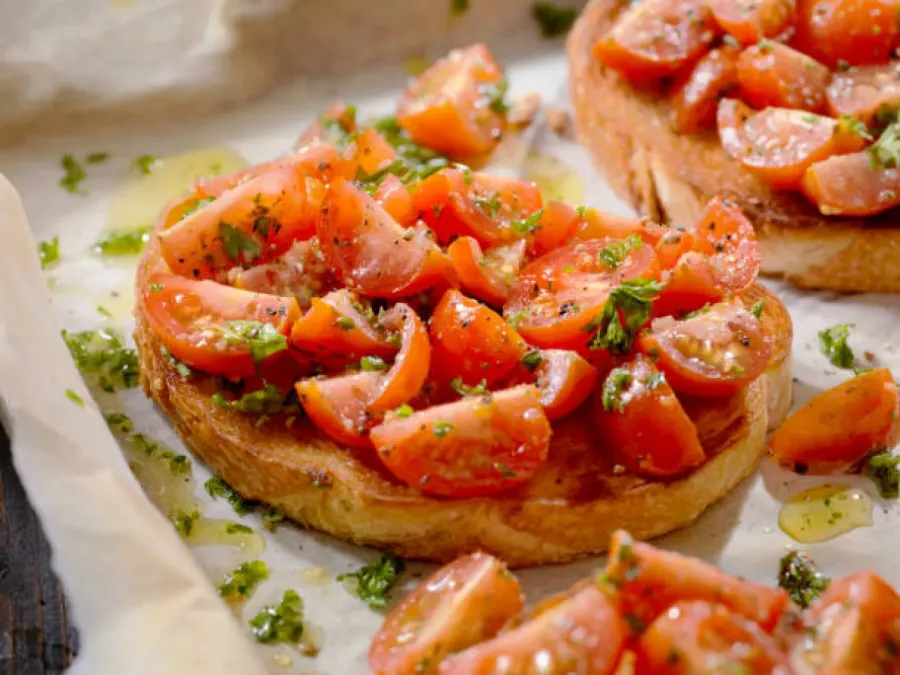 Bruschetta à la Tomate et Basilic Frais - Image 3