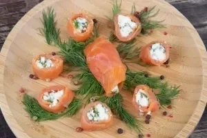 Roulés de saumon fumé et fromage frais
