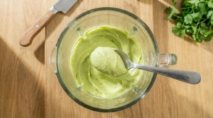 Étape 5: Mixez le tout jusqu'à obtenir une mousse vert pâ...