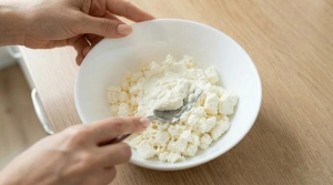 Étape 4: Écrasez et mélangez les deux fromages ensemble j...
