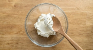 Étape 6: Déposez le fromage frais dans un grand bol ou un ...