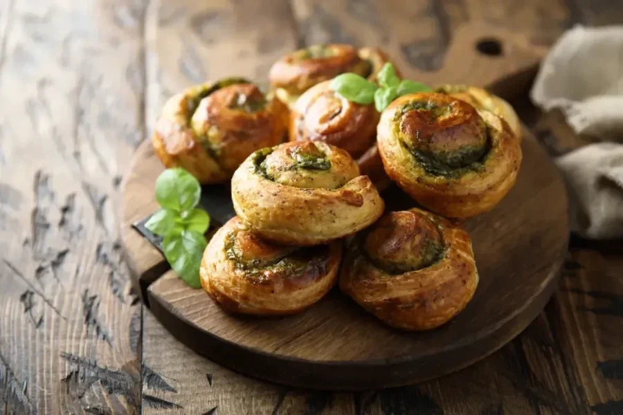 Feuilletés au pesto croustillants