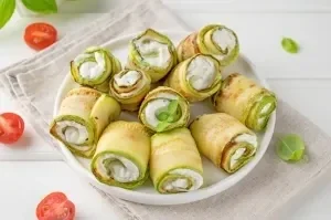 Rouleaux de courgettes au fromage et crème