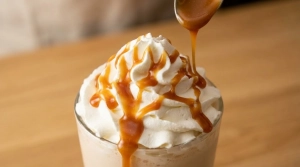 Étape 14: Nappez la chantilly d'un dernier filet de caramel ...