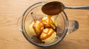 Étape 9: Ajoutez le caramel liquide pour parfumer la prépa...