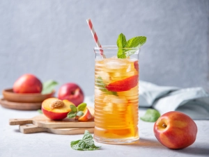 Thé glacé à la pêche