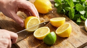 Étape 8: Coupez les citrons restants en deux....