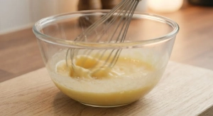 Étape 6: Dans un saladier, fouettez les œufs avec le reste...