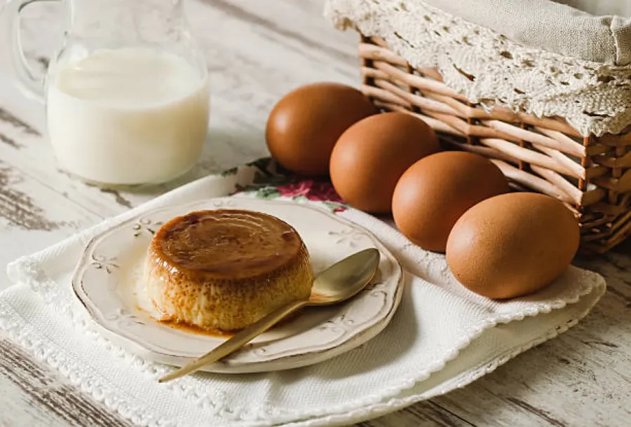 Crème caramel renversée (Flan aux œufs) - Image 3