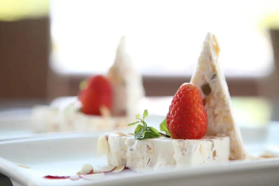 Nougat glacé au coulis de fruits rouges - Image 3