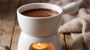 Étape 10: Placez le caquelon sur son réchaud au centre de l...