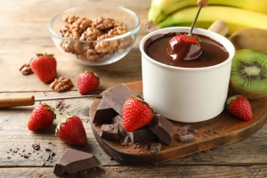 Fondue au chocolat et fruits frais