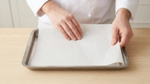 Étape 5: Recouvrez une plaque de four avec du papier sulfur...