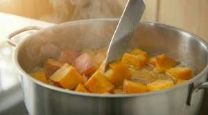 Étape 14: Vérifiez la cuisson des gros cubes : la pointe d'...