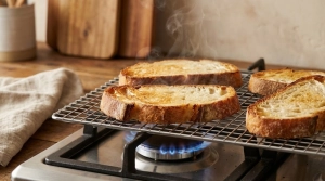 Étape 11: Pendant ce temps, faites griller les tranches de p...