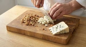 Étape 5: Pendant ce temps, concassez grossièrement les noi...