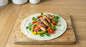 Étape 11: Montage : étalez une généreuse couche de sauce ...