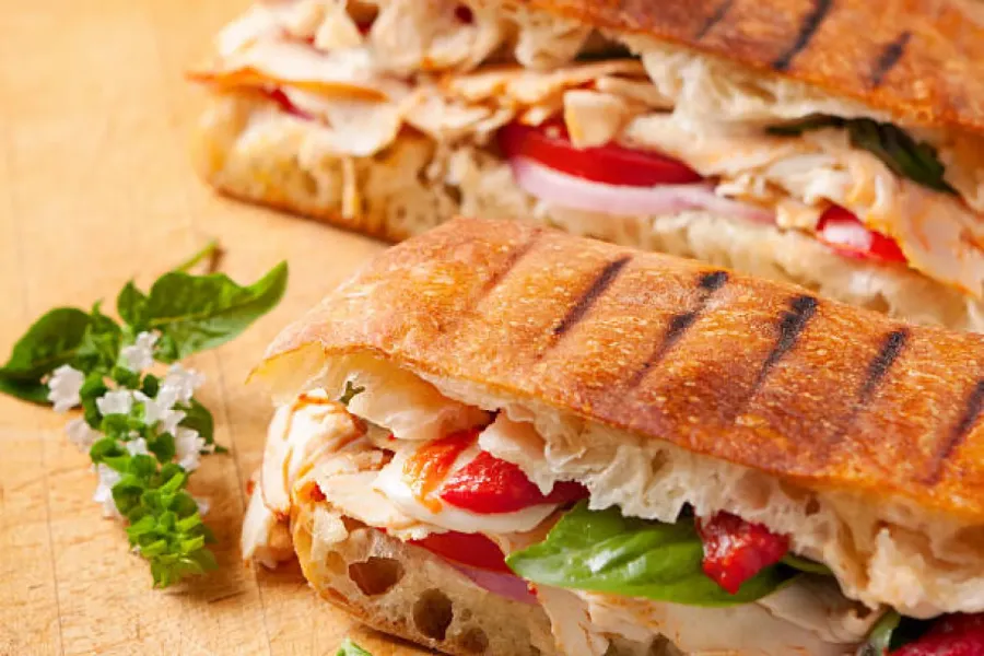 Panini Tomate Mozzarella au pesto - Image 2