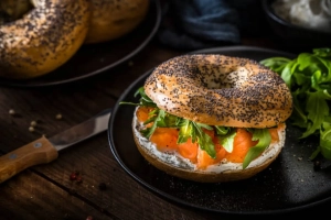 Bagel au saumon fumé et cream cheese