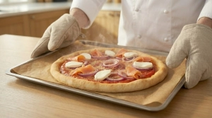 Étape 9: Sortez la pizza du four. Disposez le saumon fumé ...