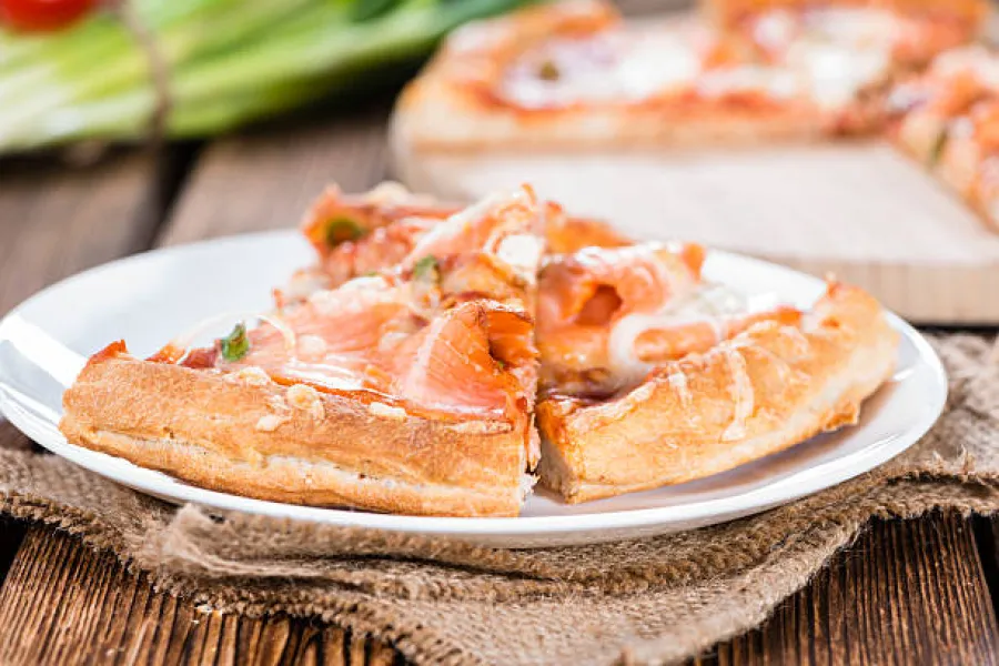 Pizza au Saumon & Oignons Rouges - Image 2