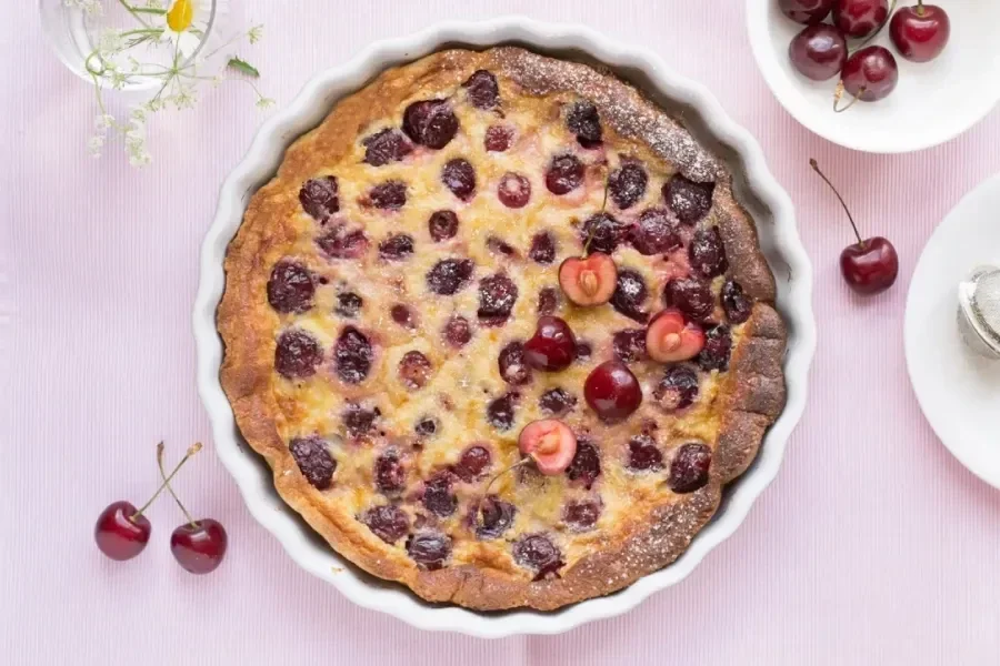 Clafoutis aux cerises traditionnel