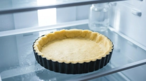 Étape 2: Placez le moule chemisé au réfrigérateur pour q...