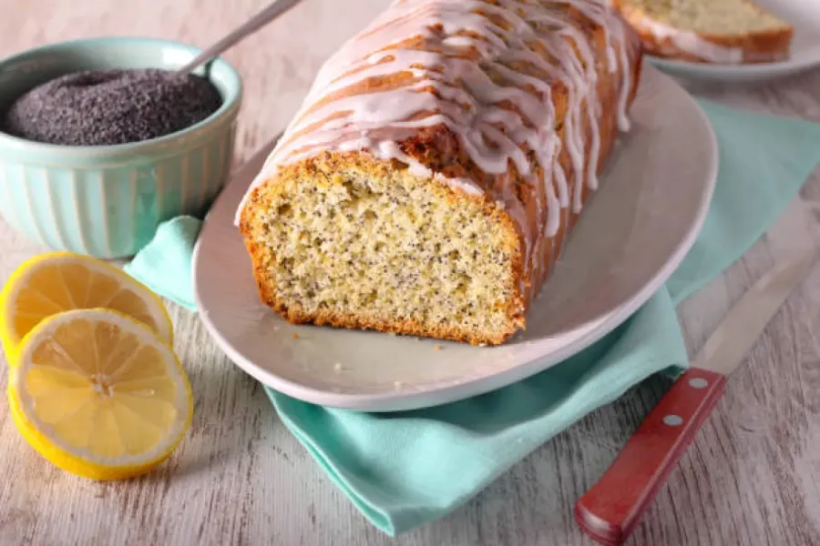 Cake moelleux au citron et graines de pavot glacé - Image 2