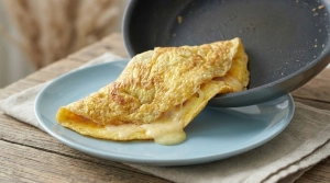 Étape 10: Faites glisser délicatement l'omelette sur votre ...