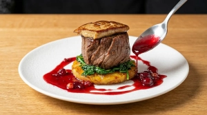 Étape 1: À l'aide d'un économe et d'un couteau de cuisine...