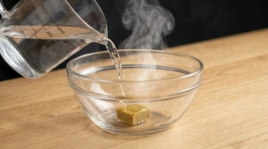 Étape 3: Préparez le bouillon en dissolvant le cube dans l...