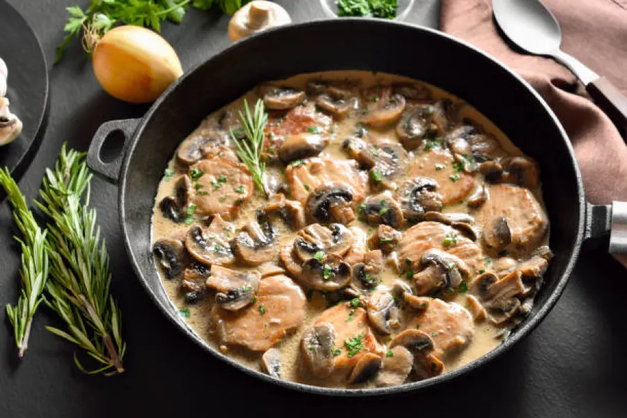 Médaillons de porc, sauce crémeuse aux champignons - Image 2