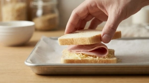 Étape 4: Parsemez avec le reste d'emmental râpé, puis ref...