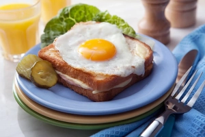 Croque-madame traditionnel