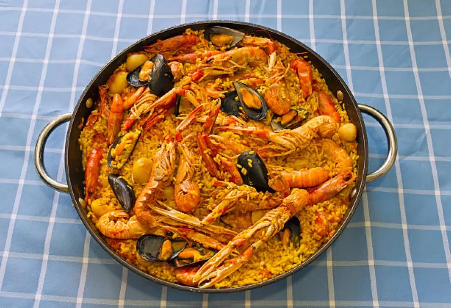 La Vraie Paella aux Fruits de Mer (Paella de Marisco)