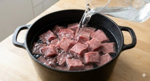 Étape 3: Recouvrez la viande d'eau froide à hauteur....