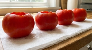 Étape 7: Retournez les tomates sur du papier absorbant pour...