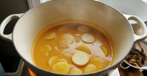 Étape 19: Plongez les rondelles de pommes de terre dans le b...