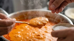 Étape 12: Goûtez la sauce et ajustez l'assaisonnement avec ...