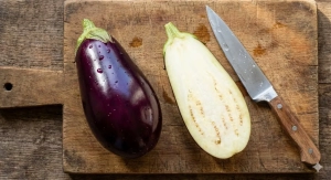 Étape 2: Lavez les aubergines et coupez-les en deux dans le...