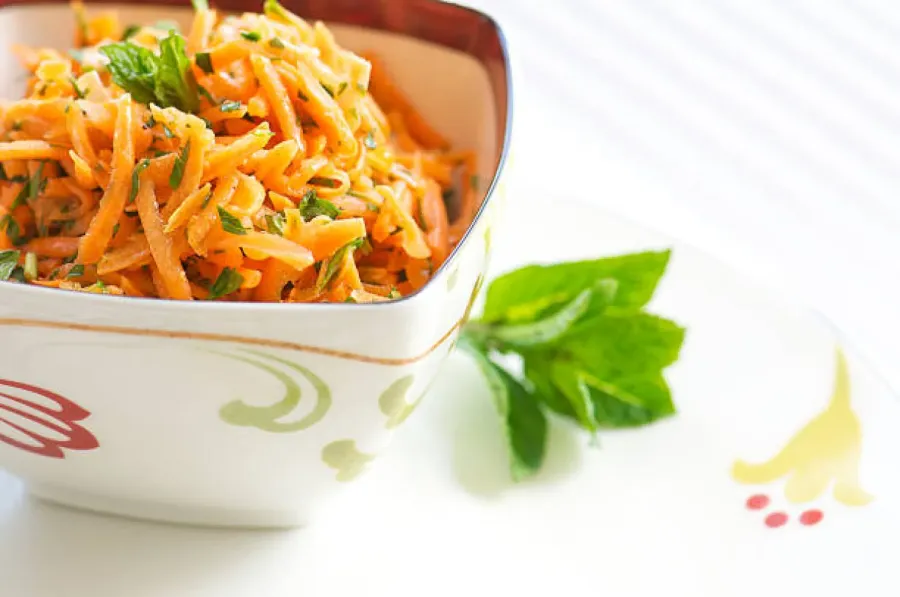 Carottes râpées au citron et persil frais - Image 2