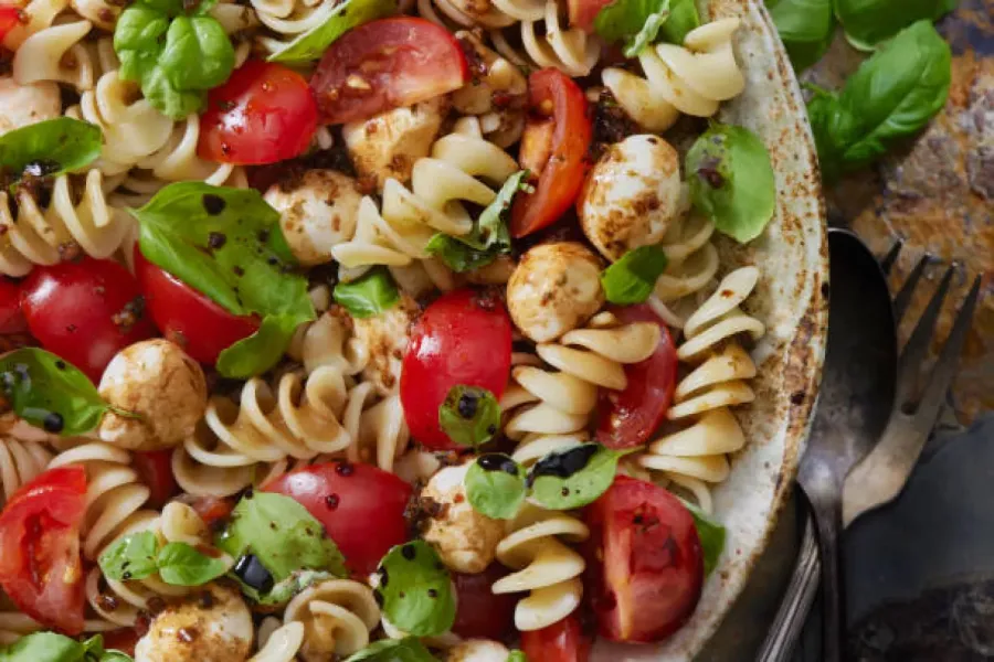 Salade de pâtes Caprese - Image 3