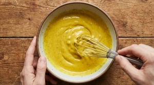 Étape 9: Fouettez énergiquement jusqu'à obtenir une sauce...