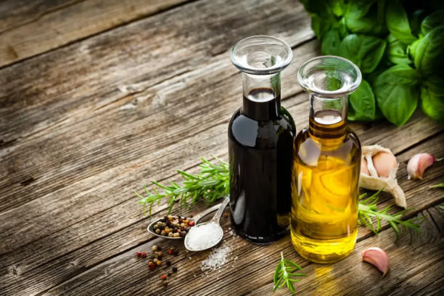 Vinaigrette au vinaigre balsamique et huile d'olive